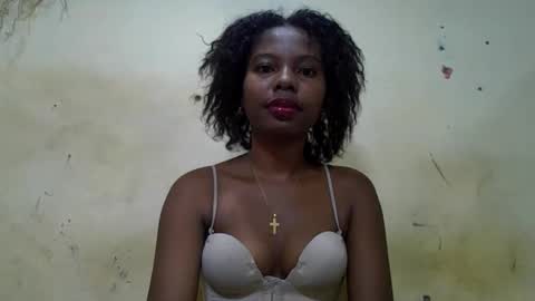 Snapshot of rosalinda933 chatting on 12, 5, 2026 Rosalinda online show from 12, 5, 2026