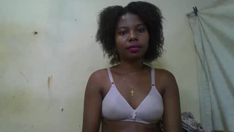 Snapshot of rosalinda933 chatting on 14, 5, 2026 Rosalinda online show from 14, 5, 2026