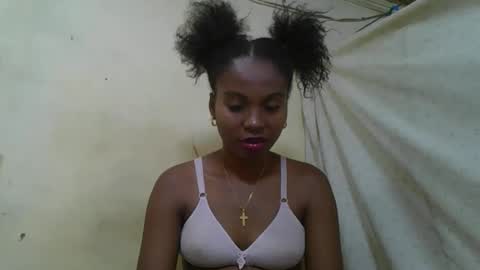 Snapshot of rosalinda933 chatting on 14, 5, 2026 Rosalinda online show from 14, 5, 2026