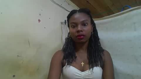 Snapshot of rosalinda933 chatting on 19, 5, 2026 Rosalinda online show from 19, 5, 2026