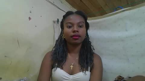 Snapshot of rosalinda933 chatting on 20, 5, 2026 Rosalinda online show from 20, 5, 2026