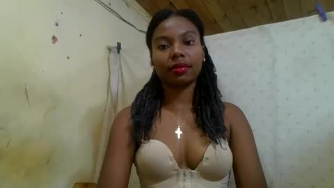 Snapshot of rosalinda933 chatting on 23, 5, 2026 Rosalinda online show from 23, 5, 2026
