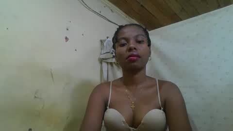 Snapshot of rosalinda933 chatting on 29, 5, 2026 Rosalinda online show from 29, 5, 2026