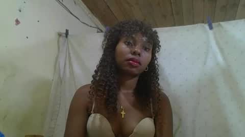 Snapshot of rosalinda933 chatting on 2, 6, 2026 Rosalinda online show from 2, 6, 2026