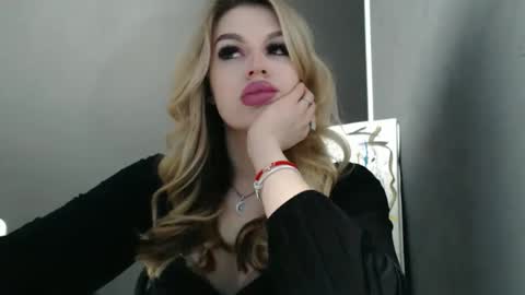 Snapshot of rosaline_ly chatting on 20, 4, 2026 Rosalina online show from 20, 4, 2026