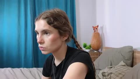 Snapshot of rosalvaulman chatting on 16, 7, 2026 Kylie online show from 16, 7, 2026