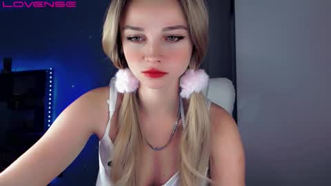 Snapshot of rose__luck chatting on 25, 9, 2025 rose__luck online show from 25, 9, 2025