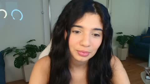 Snapshot of rose_desiree chatting on 26, 5, 2026 Rose online show from 26, 5, 2026