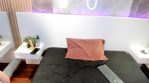 Rose 3 online show from 15, 2, 2025