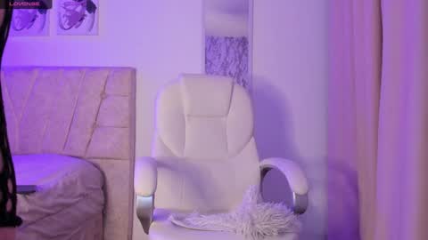 Snapshot of roseanne_park chatting on 1, 2, 2025   online show from 1, 2, 2025