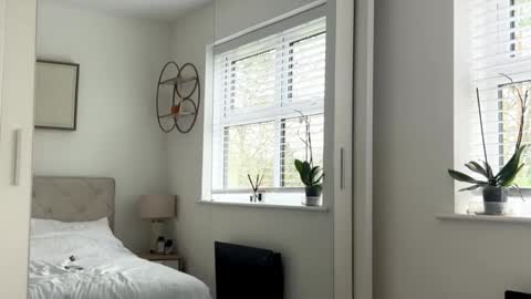 Bella  online show from 18, 2, 2026