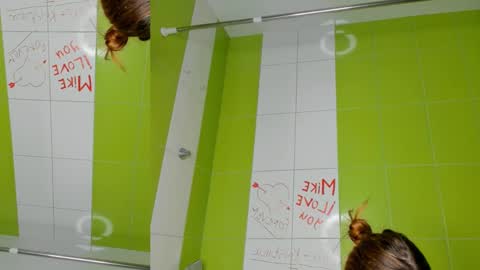 Snapshot of roseblanche2k chatting on 28, 2, 2025 Florin online show from 28, 2, 2025