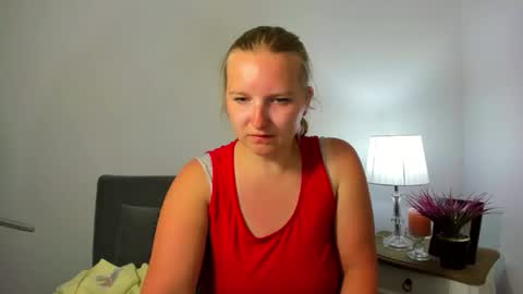 Snapshot of rosehypnotic chatting on 5, 5, 2026 Rose online show from 5, 5, 2026