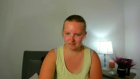 Snapshot of rosehypnotic chatting on 8, 5, 2026 Rose online show from 8, 5, 2026