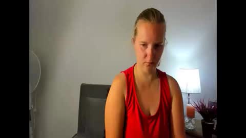 Snapshot of rosehypnotic chatting on 19, 5, 2026 Rose online show from 19, 5, 2026
