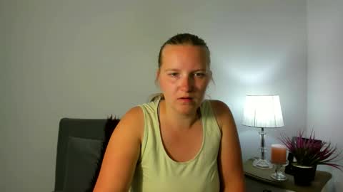 Snapshot of rosehypnotic chatting on 21, 5, 2026 Rose online show from 21, 5, 2026