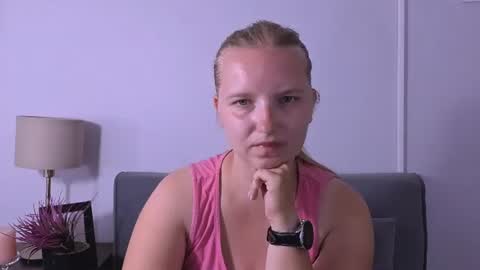 Snapshot of rosehypnotic chatting on 29, 6, 2026 Rose online show from 29, 6, 2026