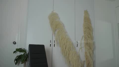 Lyla OF roselinedior online show from 26, 9, 2025