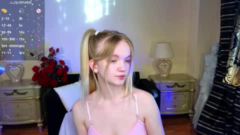 Snapshot of roses_kate chatting on 4, 10, 2025 Sweety Kate online show from 4, 10, 2025