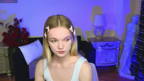 Snapshot of roses_kate chatting on 5, 10, 2025 Sweety Kate online show from 5, 10, 2025