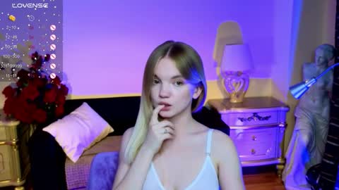 Snapshot of roses_kate chatting on 8, 10, 2025 Sweety Kate online show from 8, 10, 2025