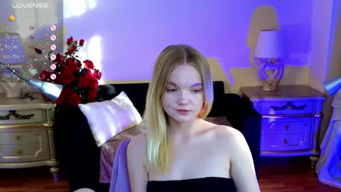 Snapshot of roses_kate chatting on 9, 10, 2025 Sweety Kate online show from 9, 10, 2025