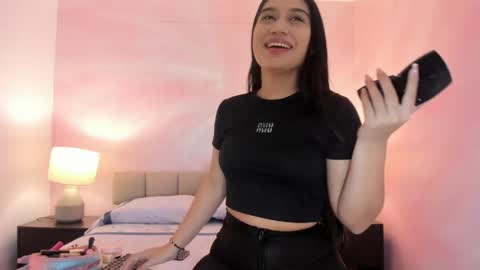 Snapshot of rosie_chell chatting on 15, 5, 2026 Rosie online show from 15, 5, 2026