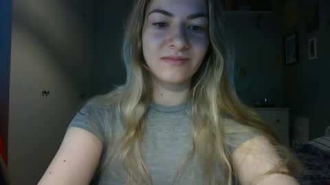 Snapshot of rosie_june chatting on 27, 4, 2026 Rosie online show from 27, 4, 2026