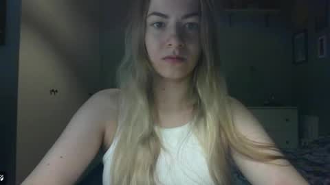 Snapshot of rosie_june chatting on 7, 5, 2026 Rosie online show from 7, 5, 2026