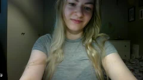 Snapshot of rosie_june chatting on 14, 5, 2026 Rosie online show from 14, 5, 2026