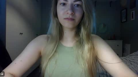 Snapshot of rosie_june chatting on 25, 5, 2026 Rosie online show from 25, 5, 2026