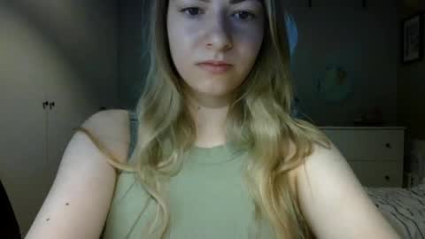 Snapshot of rosie_june chatting on 28, 5, 2026 Rosie online show from 28, 5, 2026
