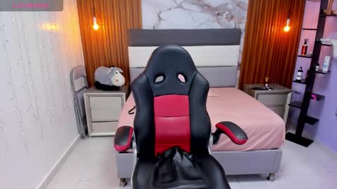 Snapshot of rosie_moss chatting on 29, 10, 2025 ROSSI online show from 29, 10, 2025