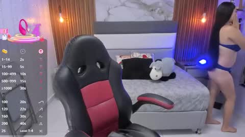 Snapshot of rosie_moss chatting on 28, 11, 2025 ROSSI online show from 28, 11, 2025