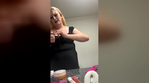 Snapshot of rosieleebrown chatting on 22, 3, 2026 rosieleebrown online show from 22, 3, 2026