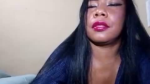 rosmerynavarro online show from 5, 3, 2025