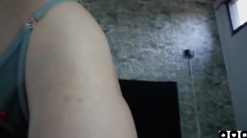 Snapshot of ross_b1 chatting on 19, 10, 2025 ROSS - online show from 19, 10, 2025