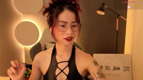 Snapshot of rosse_98_ chatting on 9, 3, 2026 Miss Rosse online show from 9, 3, 2026