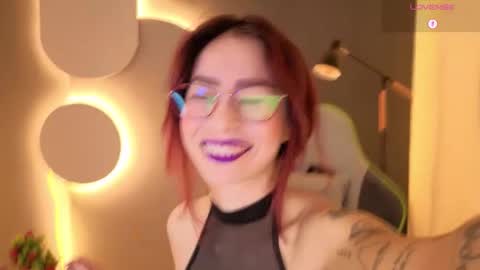 Snapshot of rosse_98_ chatting on 15, 3, 2026 Miss Rosse online show from 15, 3, 2026