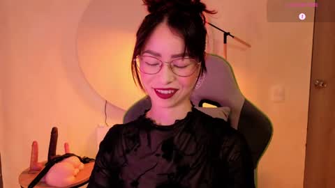 Snapshot of rosse_98_ chatting on 20, 4, 2026 Miss Rosse online show from 20, 4, 2026