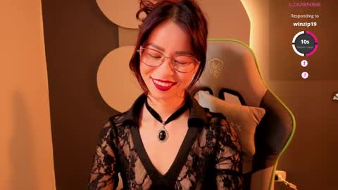 Snapshot of rosse_98_ chatting on 11, 5, 2026 Miss Rosse online show from 11, 5, 2026