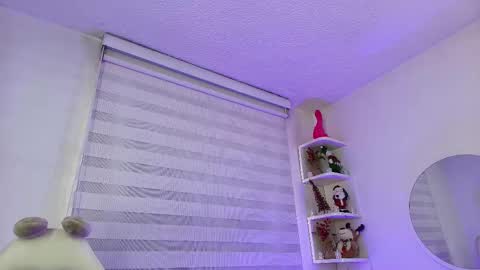   online show from 3, 12, 2025