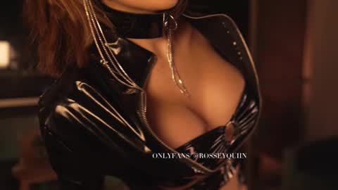 Snapshot of rosseyquiin chatting on 11, 1, 2026 Rossey online show from 11, 1, 2026