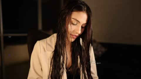 Snapshot of rosseyquiin chatting on 9, 4, 2026 Rossey online show from 9, 4, 2026