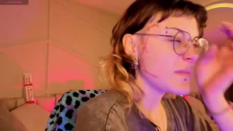 Snapshot of rossiie_hunt_ chatting on 5, 6, 2026 rossiie_hunt_ online show from 5, 6, 2026