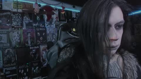 Snapshot of rotten_dreams chatting on 19, 12, 2025 rot online show from 19, 12, 2025