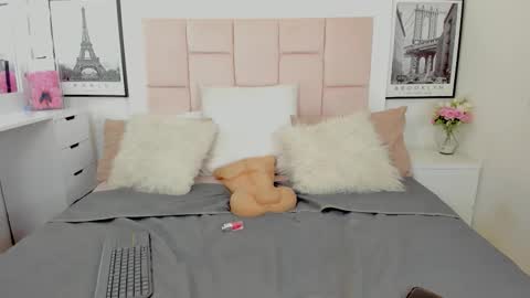 Snapshot of rousefox1 chatting on 26, 9, 2025 Valeria online show from 26, 9, 2025