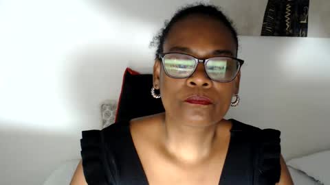 Snapshot of roushlove chatting on 31, 5, 2026 luxa online show from 31, 5, 2026