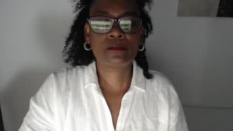 Snapshot of roushlove chatting on 1, 6, 2026 luxa online show from 1, 6, 2026
