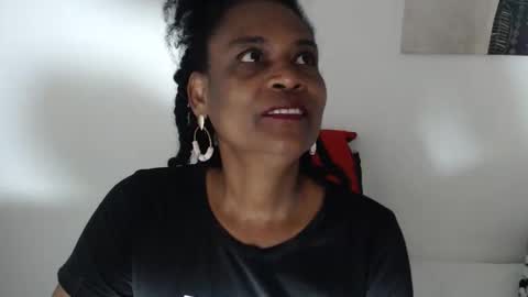 Snapshot of roushlove chatting on 3, 6, 2026 luxa online show from 3, 6, 2026
